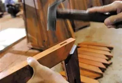 又有學(xué)生因室內(nèi)甲醛超標(biāo)中毒？買什么家具才能讓人放心？